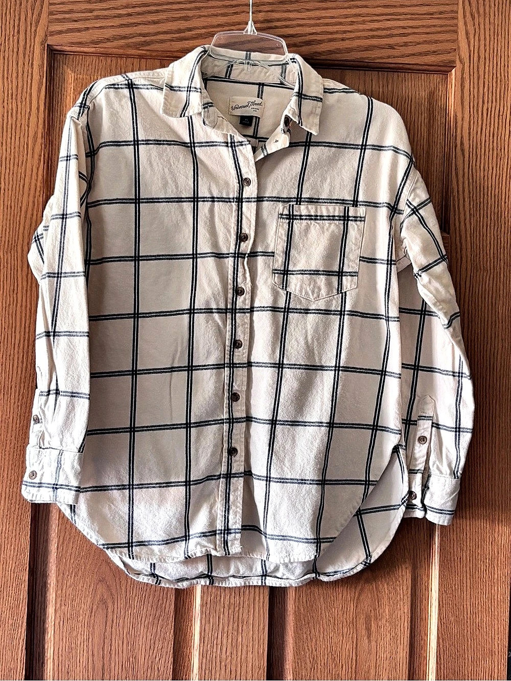 Universal Thread Oversized Long-Sleeve Flannel Button-Down Shirt Cream & Blue XS